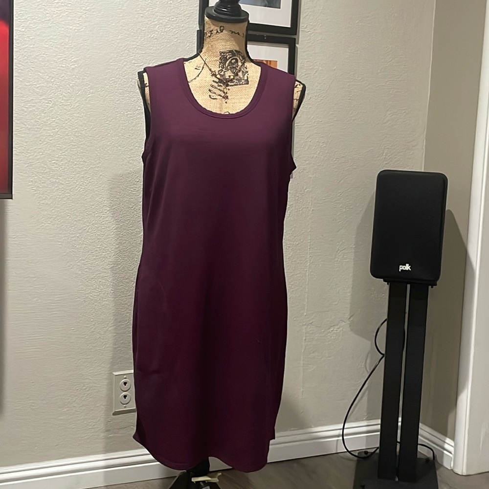 Maroon sleeveless dress